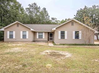 5670 Meadowlark Ln, Milton, FL 32570