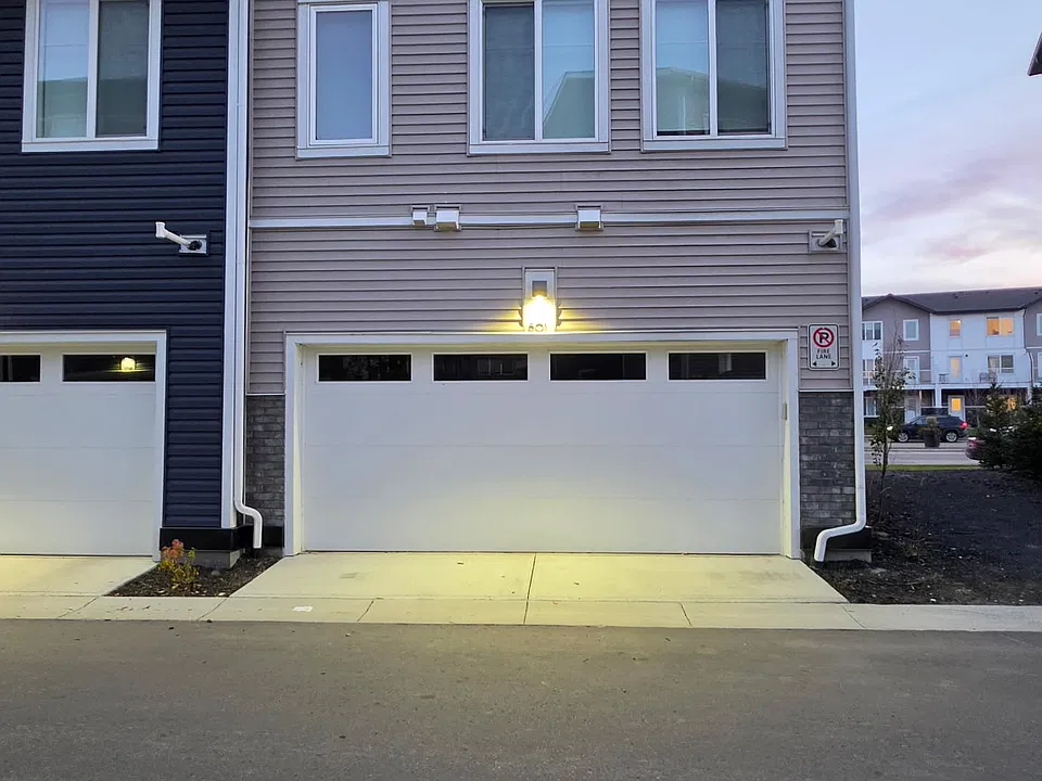 6 Merganser Dr W