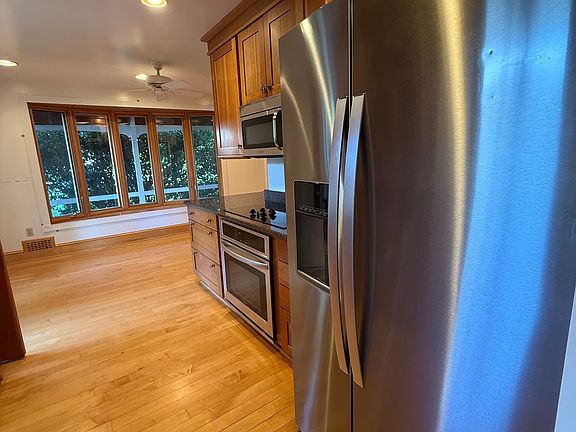 4th image of 3710 Forest Grove Dr