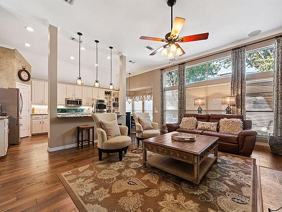 3rd image of 2110 Green Hill Dr