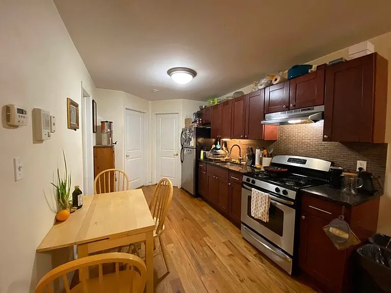 49 Vernon Ave #GF — Photo 2