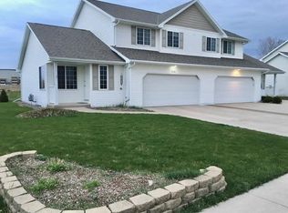 1006 S 9th St, De Pere, WI 54115