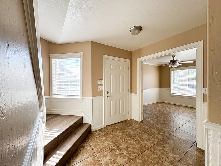 2423 S Ananea — Photo 3