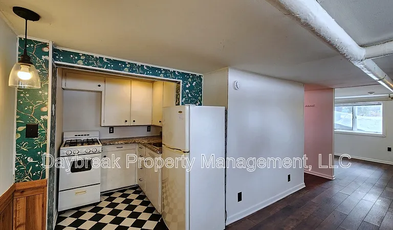 1121 2nd Ave S #5 — Photo 6