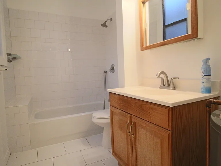 2751 N Western Ave #2 — Photo 5