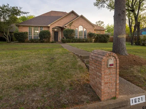 1621 Cimmarron Trl, Tyler, TX 75703