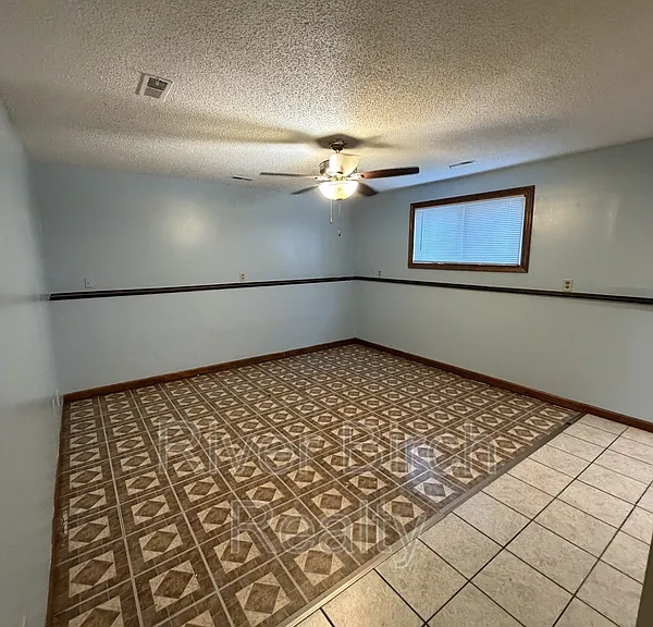 425 W Lawrence Ave #2 — Photo 3