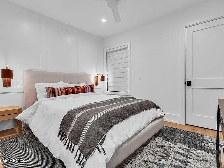 802 1st Ave — Photo 31