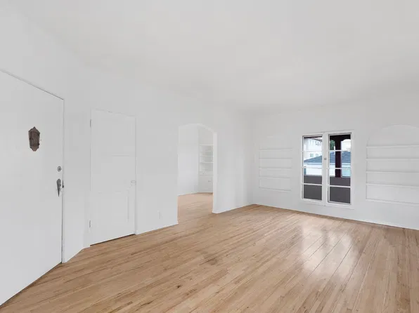 Vista (Loboda 1327), 1327 N Vista St #203, Los Angeles, CA 90046