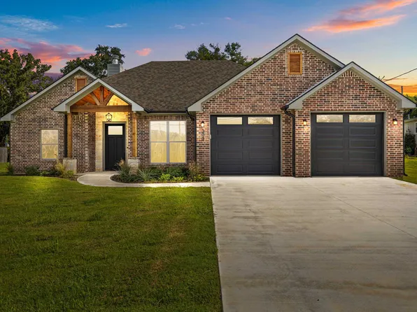 303 W Old Us Highway 80, White Oak, TX 75693