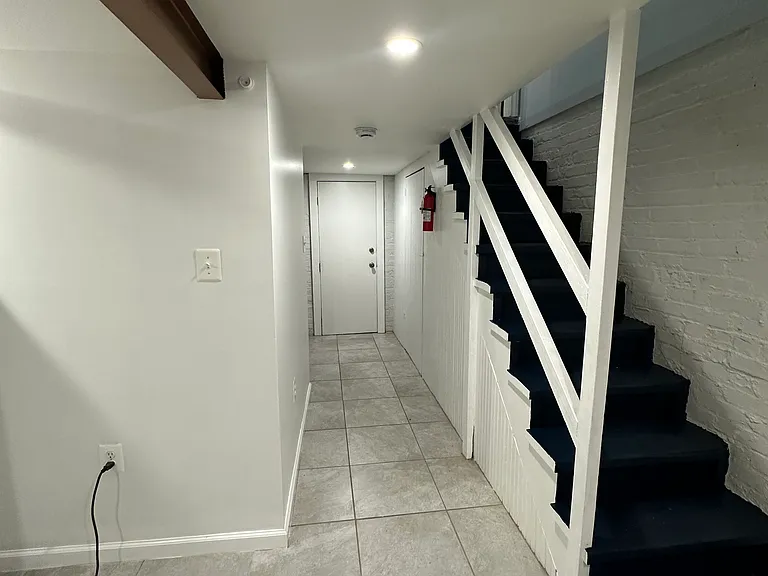 1533 Isherwood St NE — Photo 34