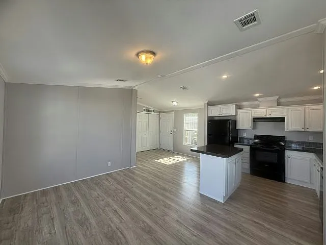2 bed, 2.0 bath, 800 sqft, $1,960 — Photo 4