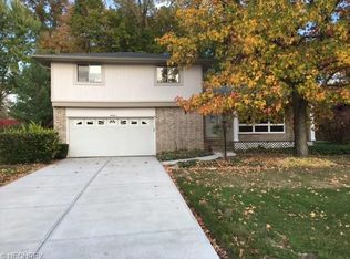 4461 Carsten Ln, North Olmsted, OH 44070