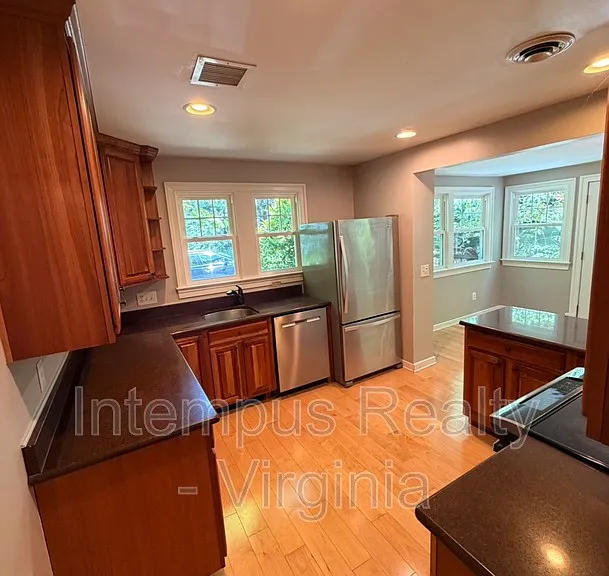 7104 Triad Way — Photo 5
