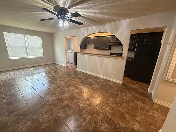 2nd image of 701 Gaytha Cir #701A