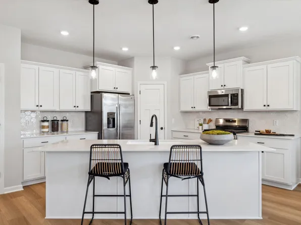 6090 157th St N, Hugo, MN 55038