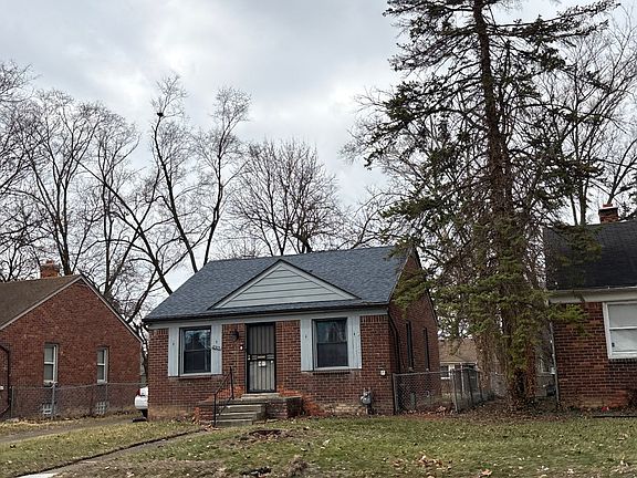 5th image of 18305 Lindsay St
