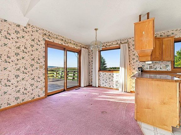 5th image of 905 Country Club Dr