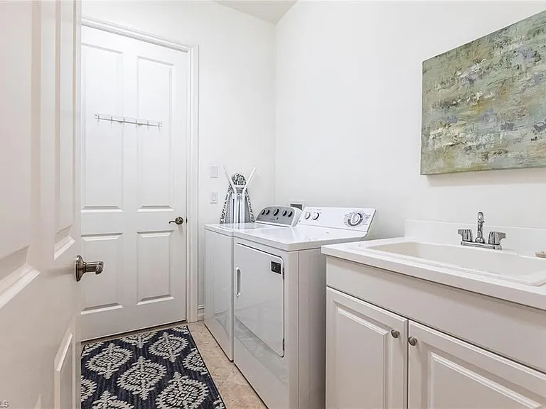 7863 Valencia Ct — Photo 35