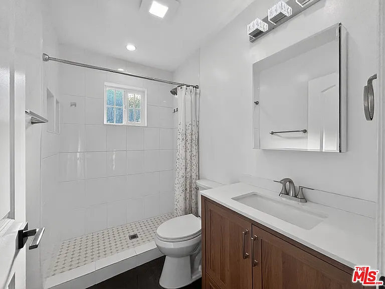 6036 Denny Ave — Photo 23