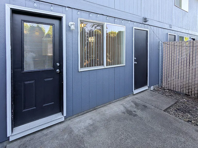 960 Olney St #960 — Photo 13