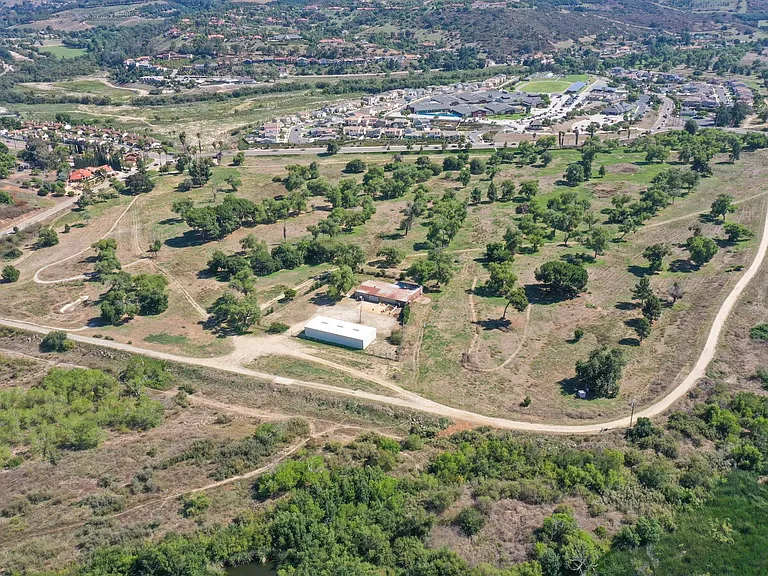 5605 Estrella Way — Photo 49