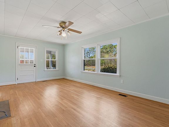 3rd image of 764 Bethesda Rd