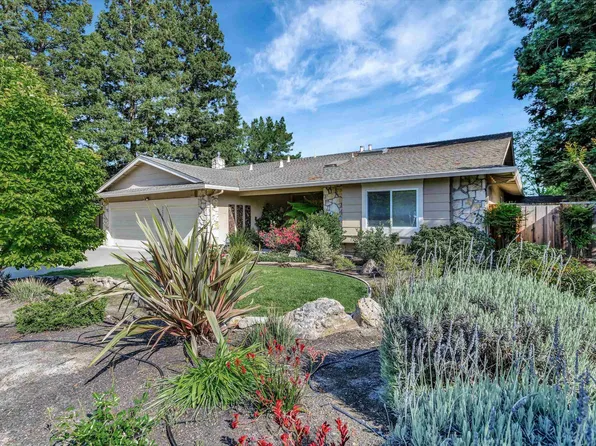 2652 Bridle Ln, Walnut Creek, CA 94596