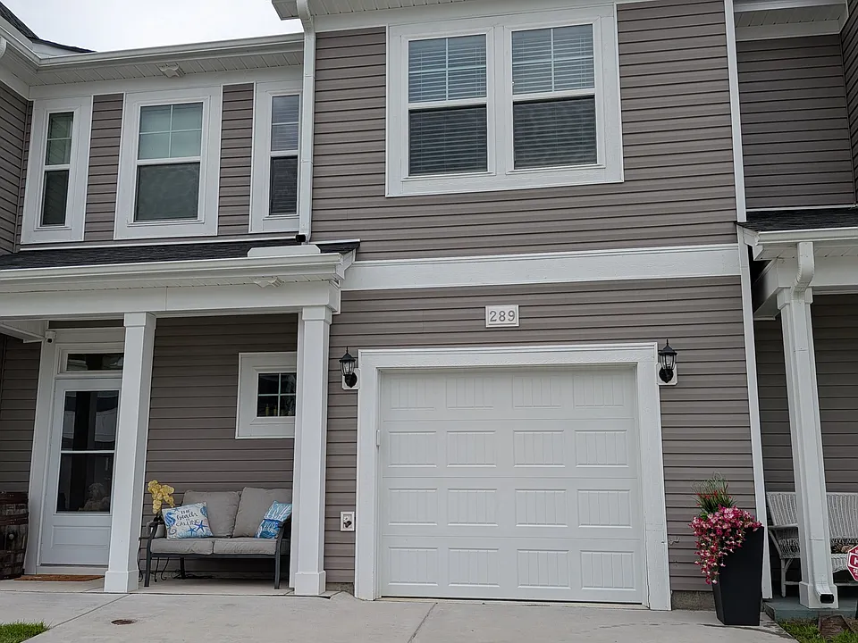 289 Sandridgebury Dr