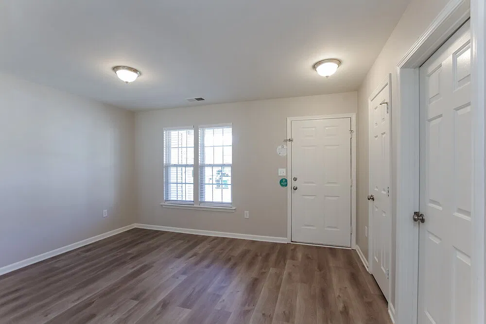 3 bed, 2.0 bath, 1276 sqft, $2,780 — Photo 3