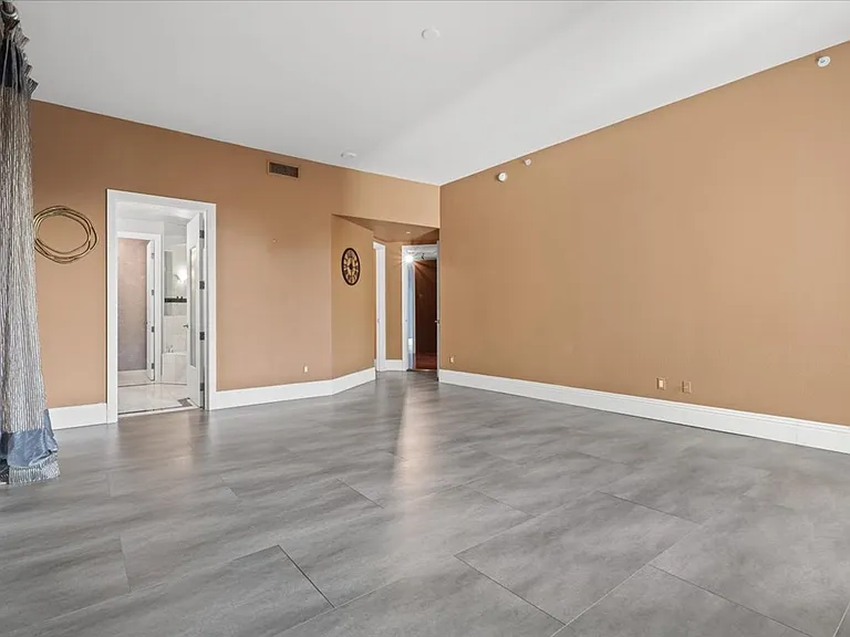 360 E Desert Inn Rd #403 — Photo 31