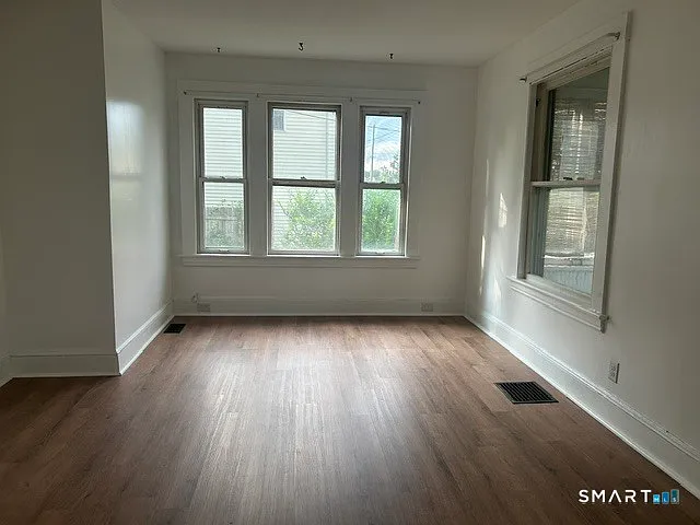 97 Loomis St — Photo 2