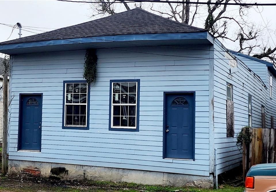 1st image of 3209-11 2nd St