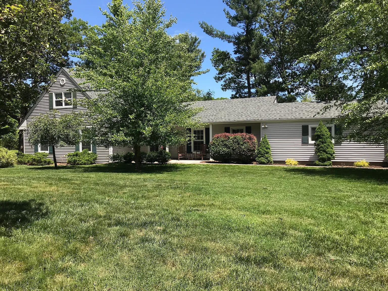 1080 Cambridge Ln photo 1