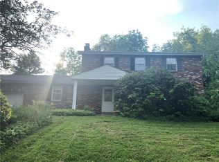 695 Elicker Rd, Pittsburgh, PA 15239