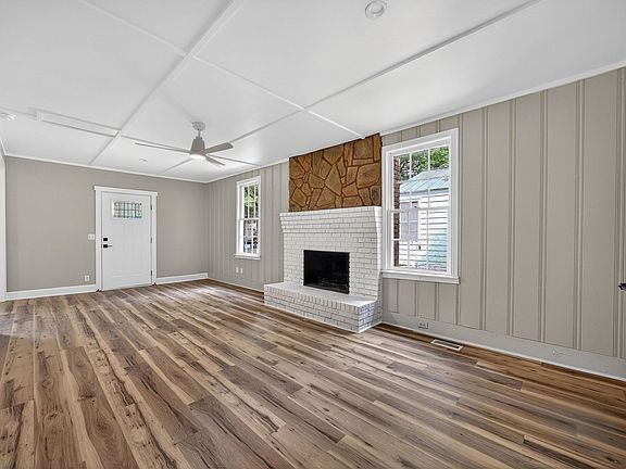 3rd image of 2218 Holt Dr