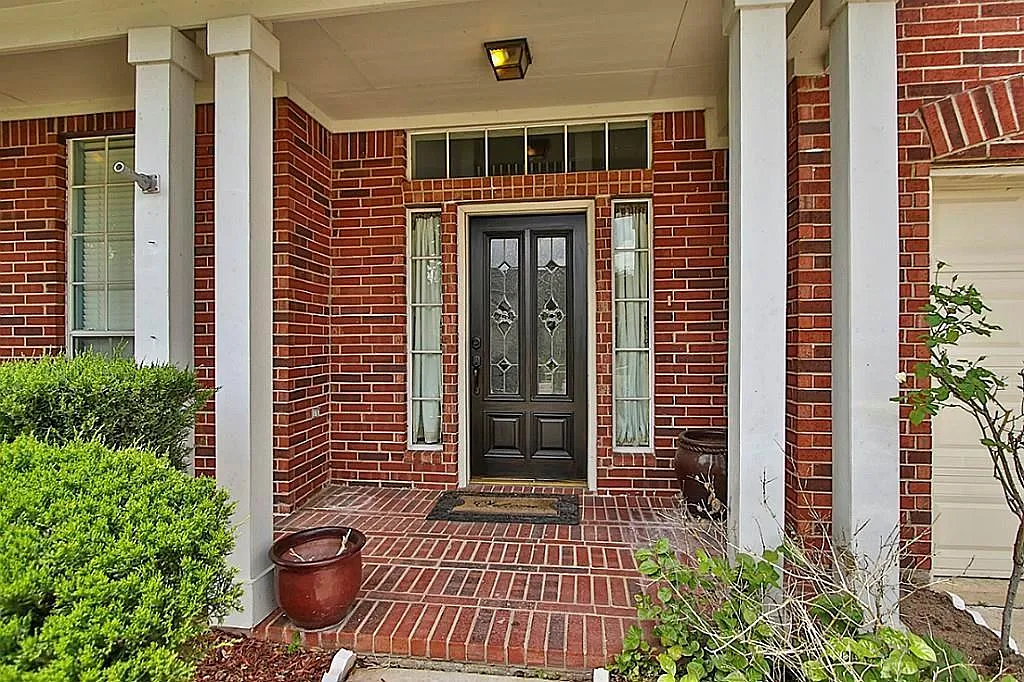 5 bed, 3.5 bath, 2817 sqft, $3,195 — Photo 3