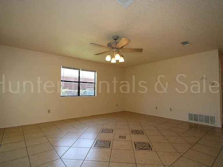 2804 Derby Dr — Photo 3