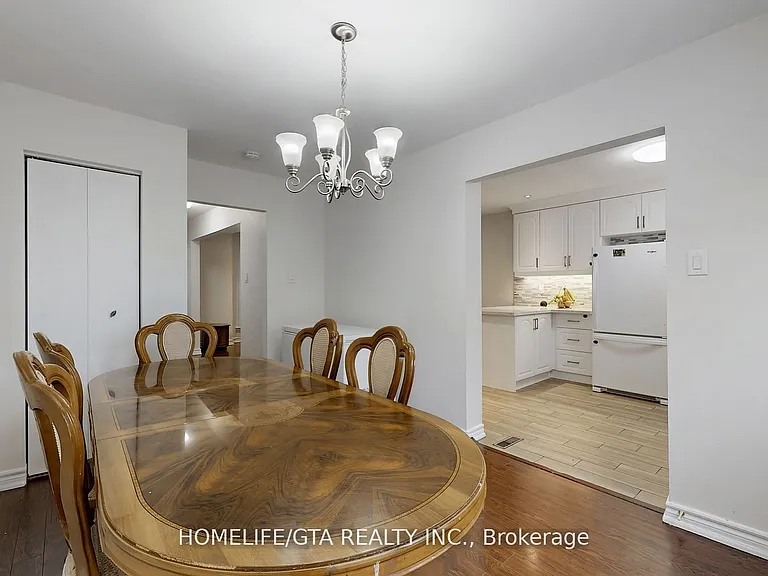 8 Whiteleas Ave — Photo 13