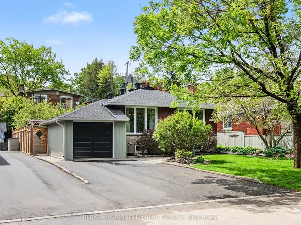1456 Lepage Ave, Ottawa, ON K1Z 8C9