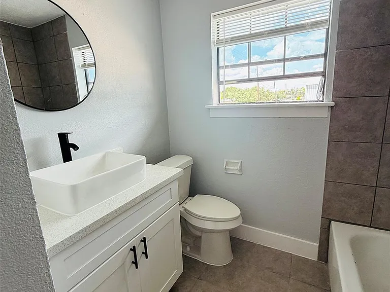 1125 Ann St #6 — Photo 6