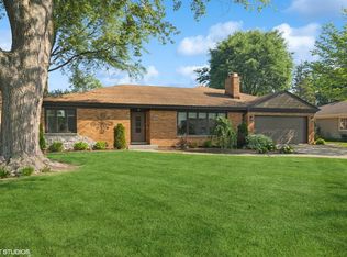 1860 Burton Ln, Park Ridge, IL 60068
