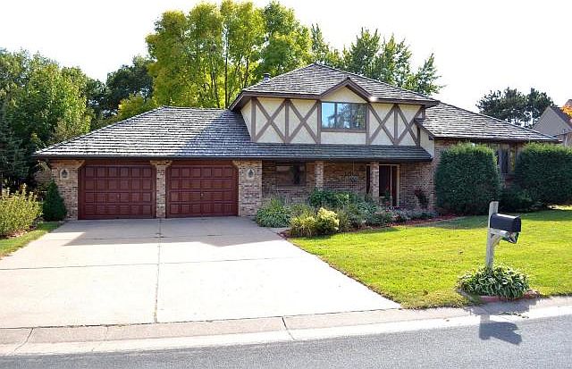 1st image of 1050 Lake Oaks Dr