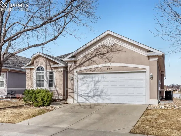 927 Champion Cir, Longmont, CO 80503