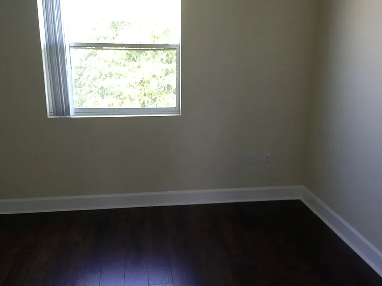 6033 Eleanor Ave — Photo 4