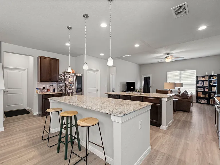 5806 Larkspur Valley — Photo 3