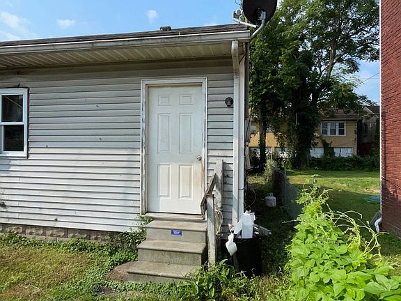 5th image of 214 Russell St