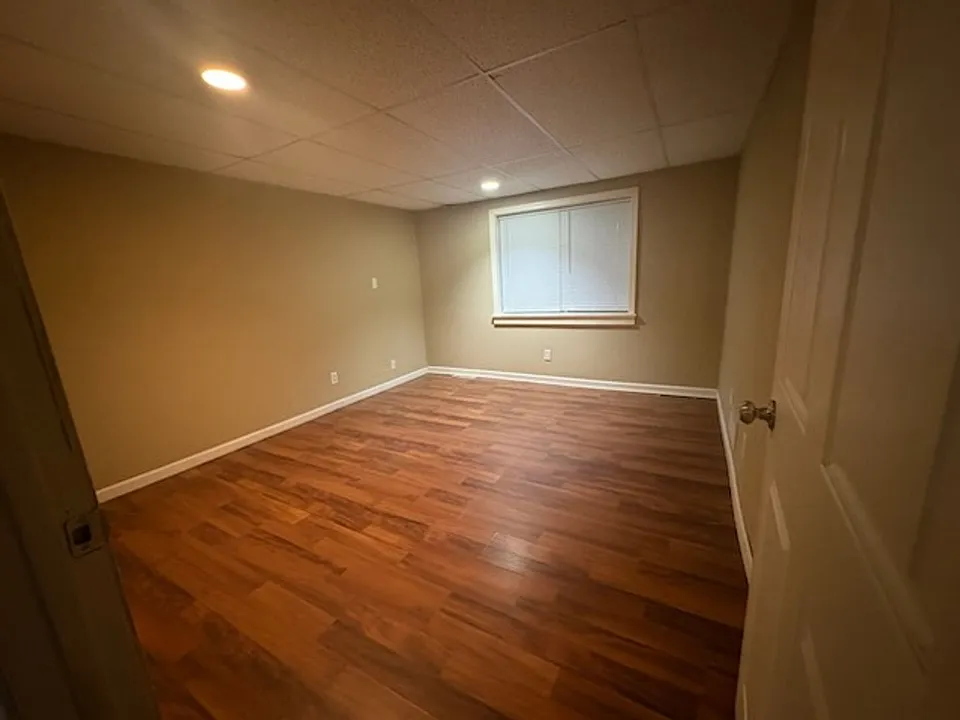 1040 Main St