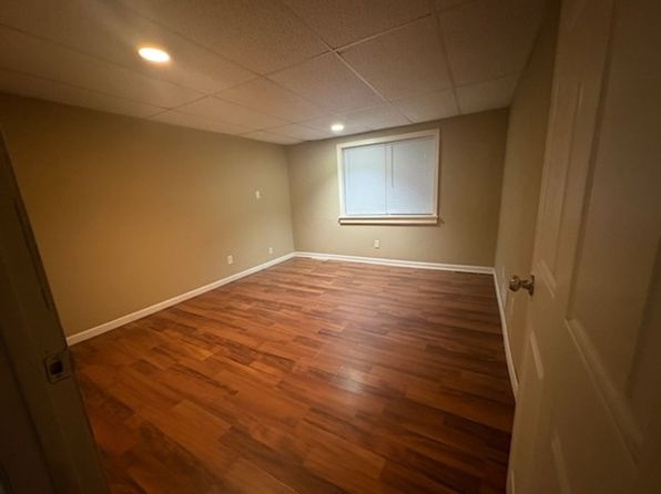 1040 Main St, Onalaska, WI 54650 – 3-bedroom rental in Onalaska