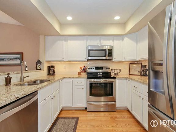 4th image of 3531 Whispering Brook Dr SE
